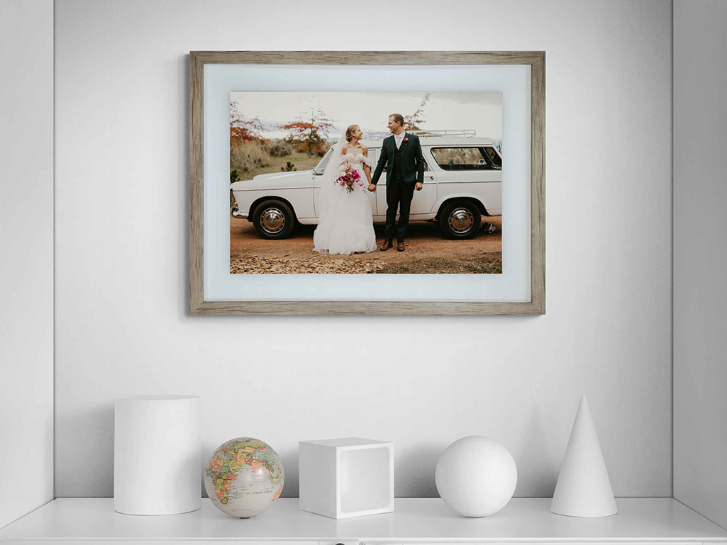 website-floating-frame-reg